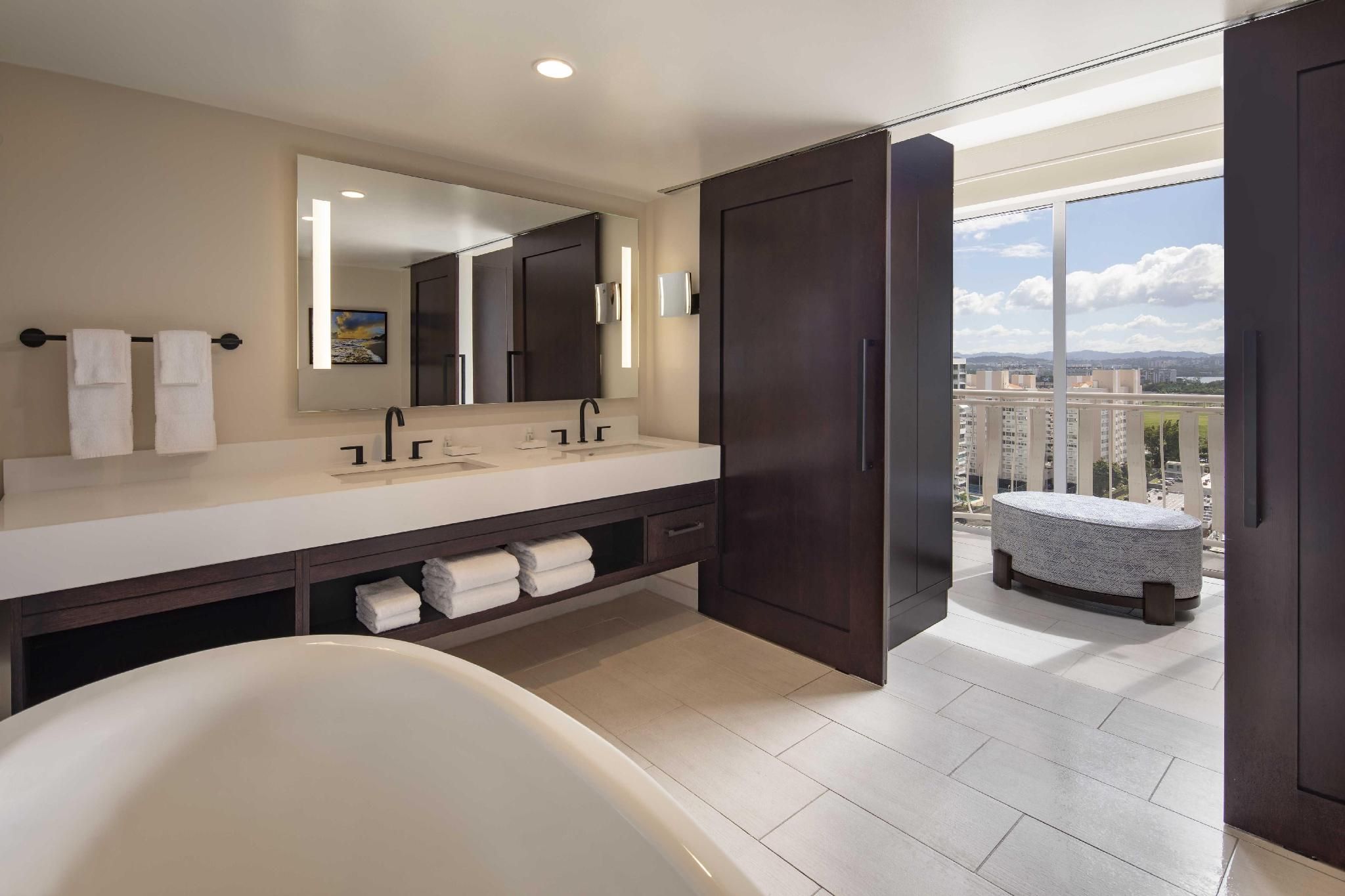 Junior Executive Suite - City View