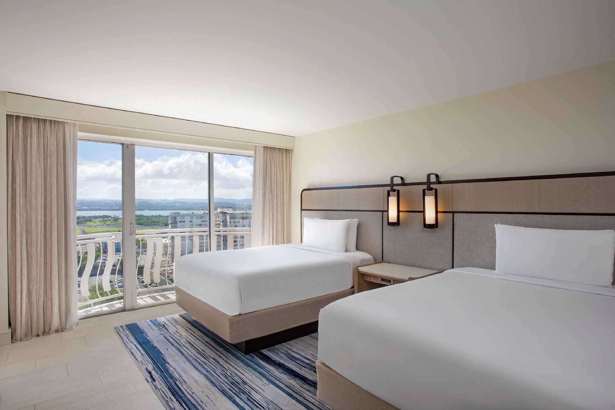 Junior Executive Suite - City View