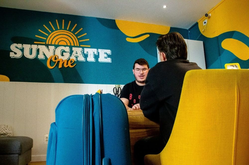 undefined Onefam Sungate 7