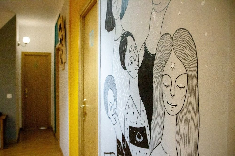 undefined Onefam Sungate 8