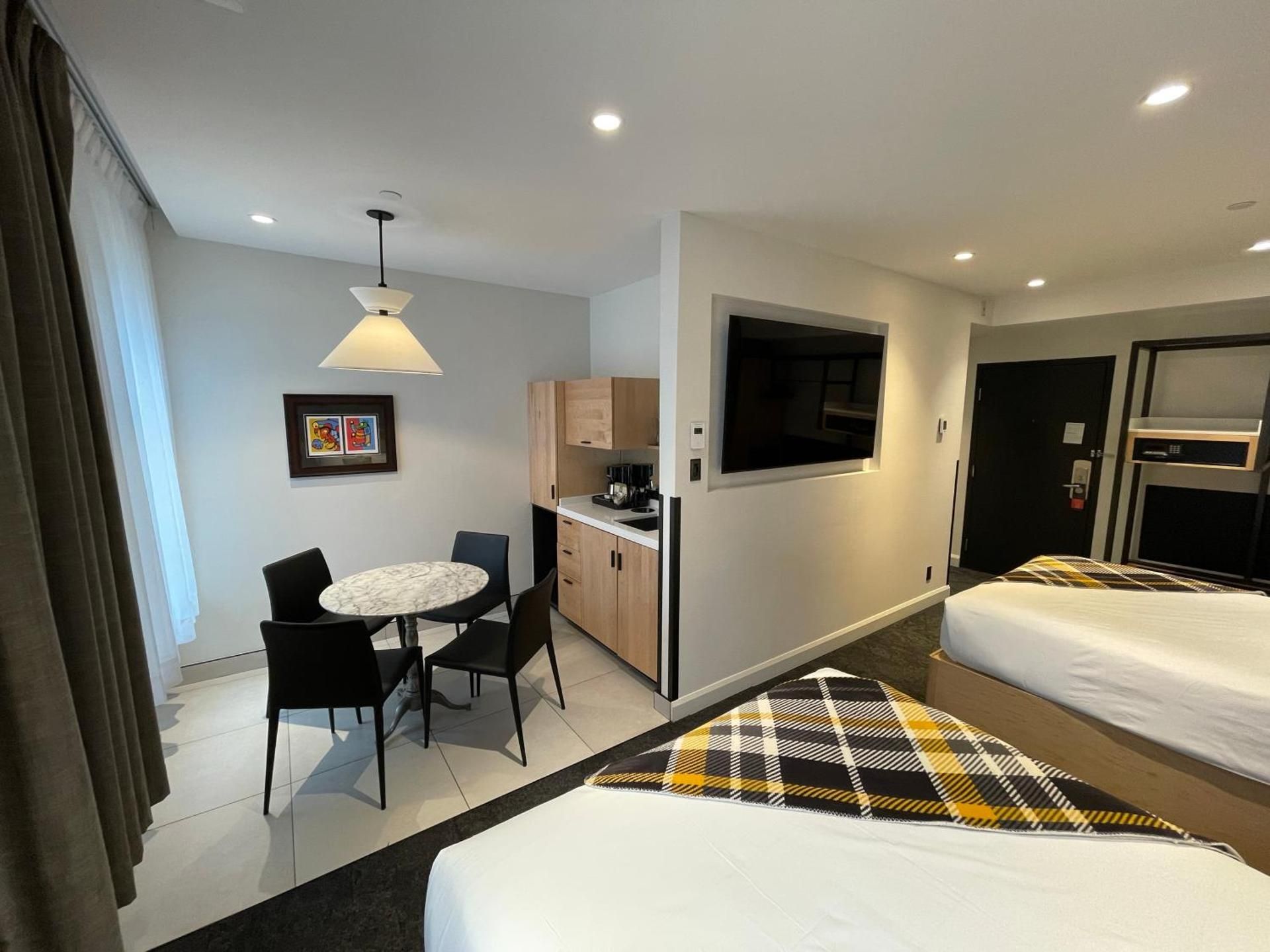 Comfort room 2 Queen