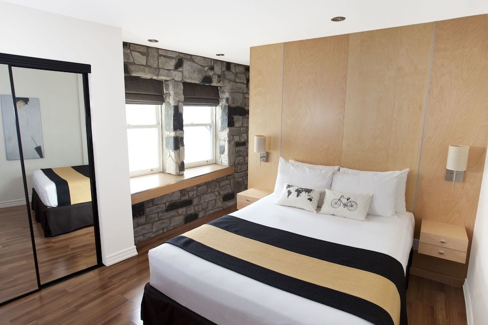 Hotel Du Vieux Quebec Small 1 Queen 2