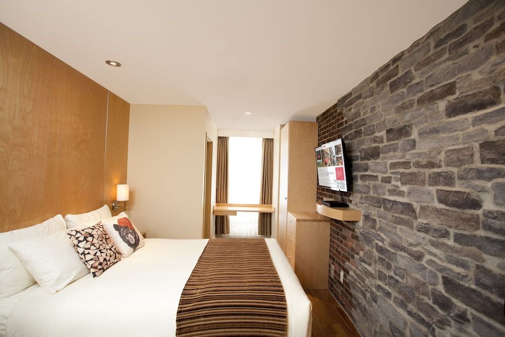 Hotel Du Vieux Quebec Small 1 Queen 4