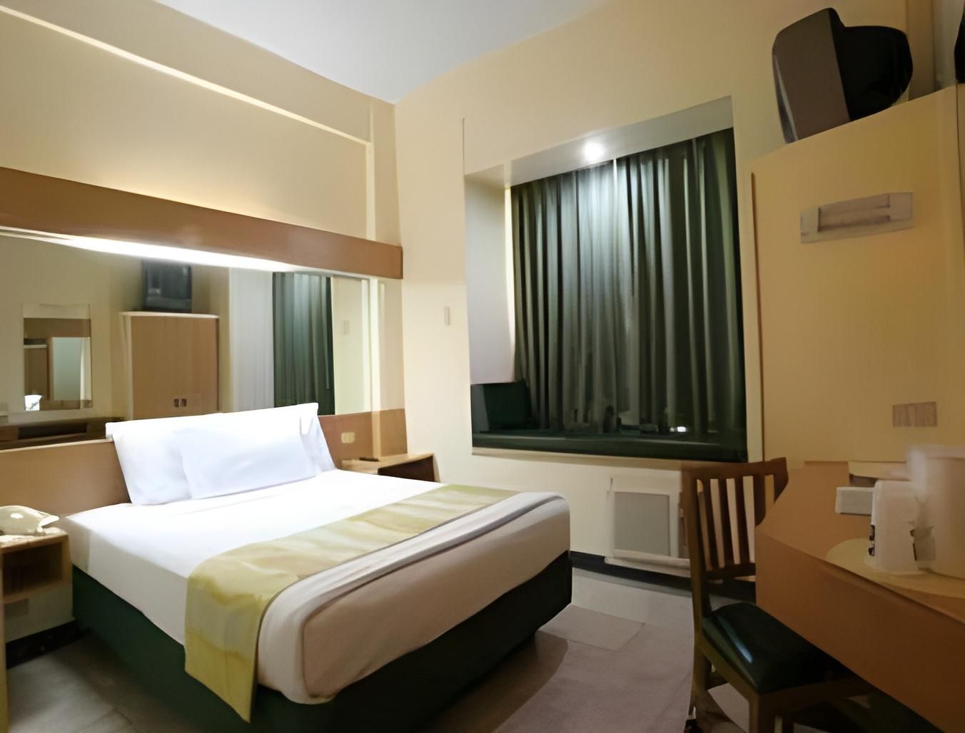 Queen Room