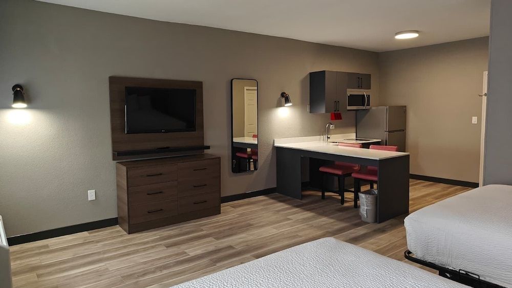 Deluxe Studio Suite, 2 Queen Beds, Non Smoking
