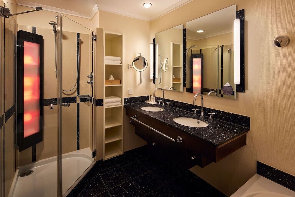 Van der Valk Palace Hotel Noordwijk Superior Double Room, 1 King Bed 2