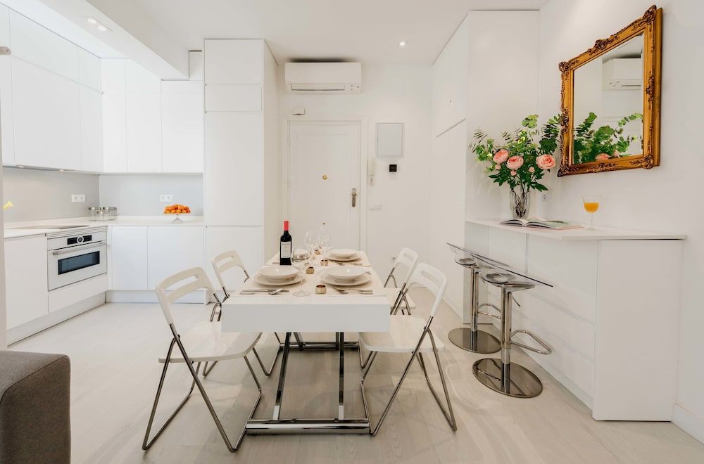 El Viso Smart III Luxury Apartment, 3 Bedrooms, Accessible 9