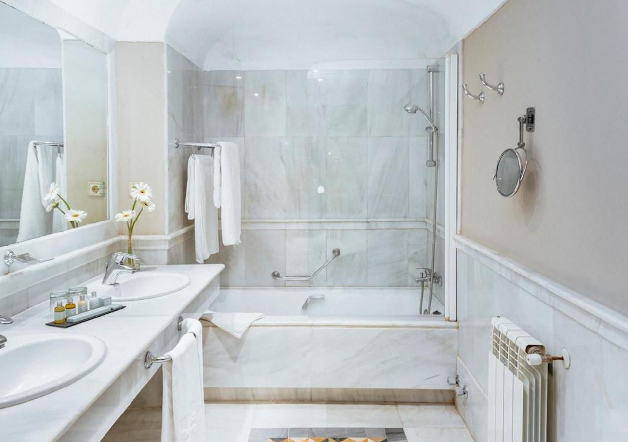 Parador de Merida Double or Twin Room with Extra Bed (2 Adults + 1 Child) 2