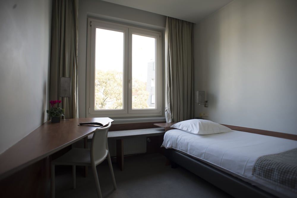 undefined Hotel Du Congres 10