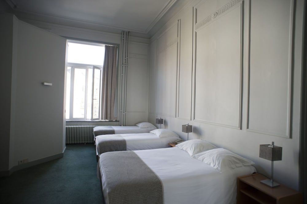 undefined Hotel Du Congres 4