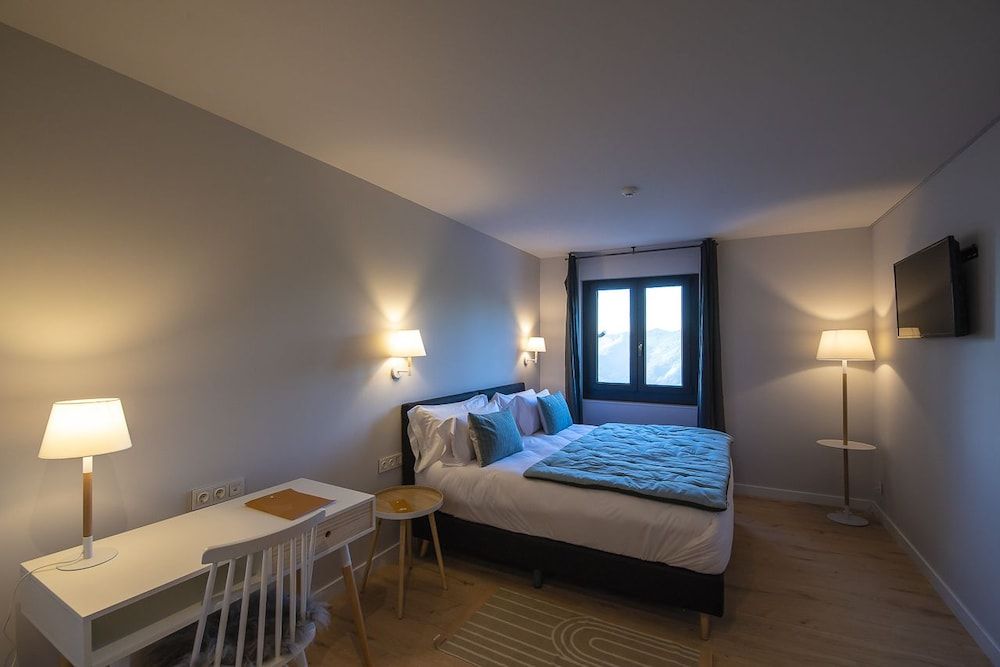 Ixua Hotela Superior Double Room 5