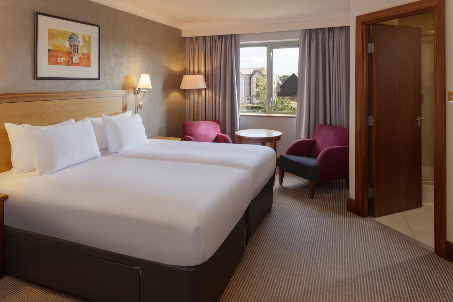 Cambridge Belfry Hotel & Spa Classic Twin Room 4