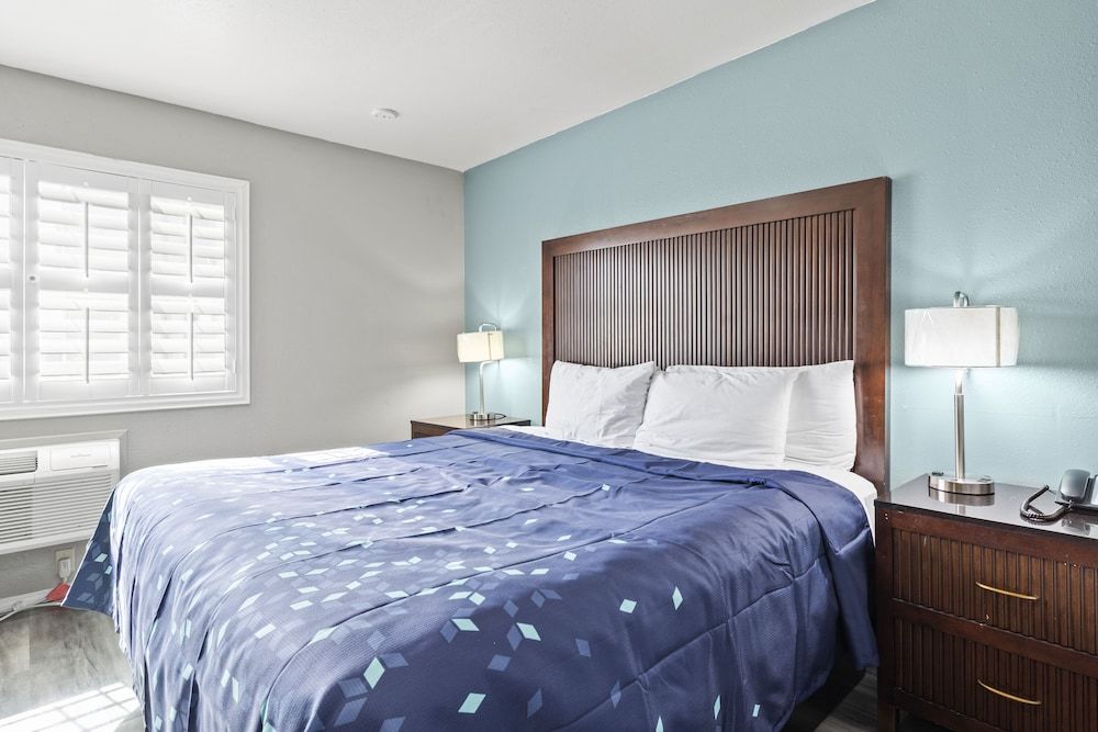 Deluxe Room, 1 King Bed, Non Smoking