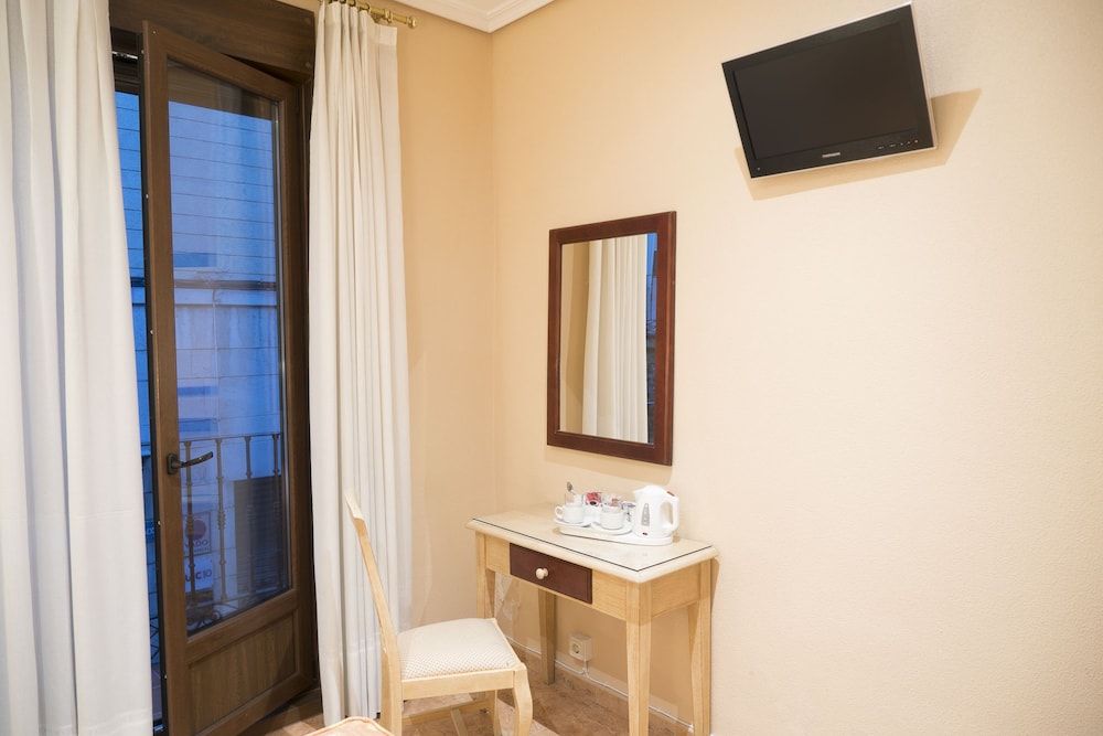 undefined Hostal Bianco 2