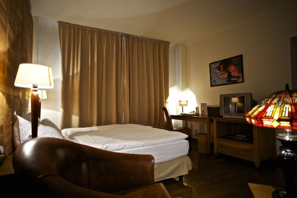 undefined Rembrandt Hotel 3