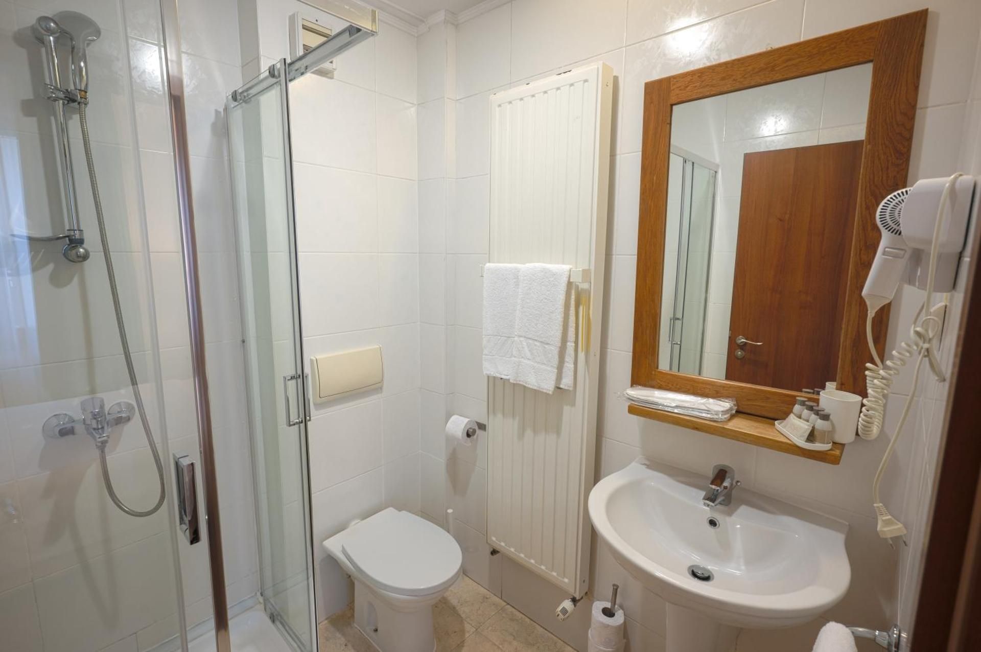 undefined Rembrandt Hotel 8