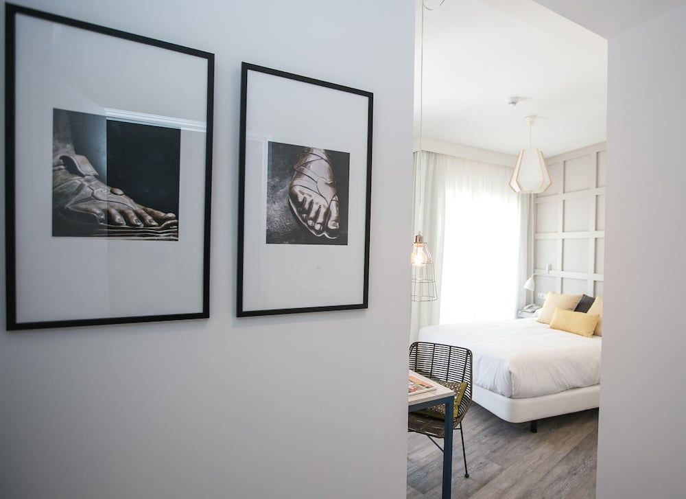 Double Room with Alcazaba views (1 double bed or 2 single beds)