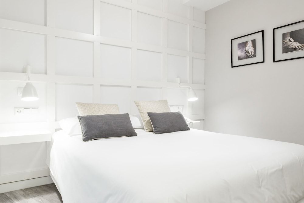 Double Room with Alcazaba views (1 double bed or 2 single beds)
