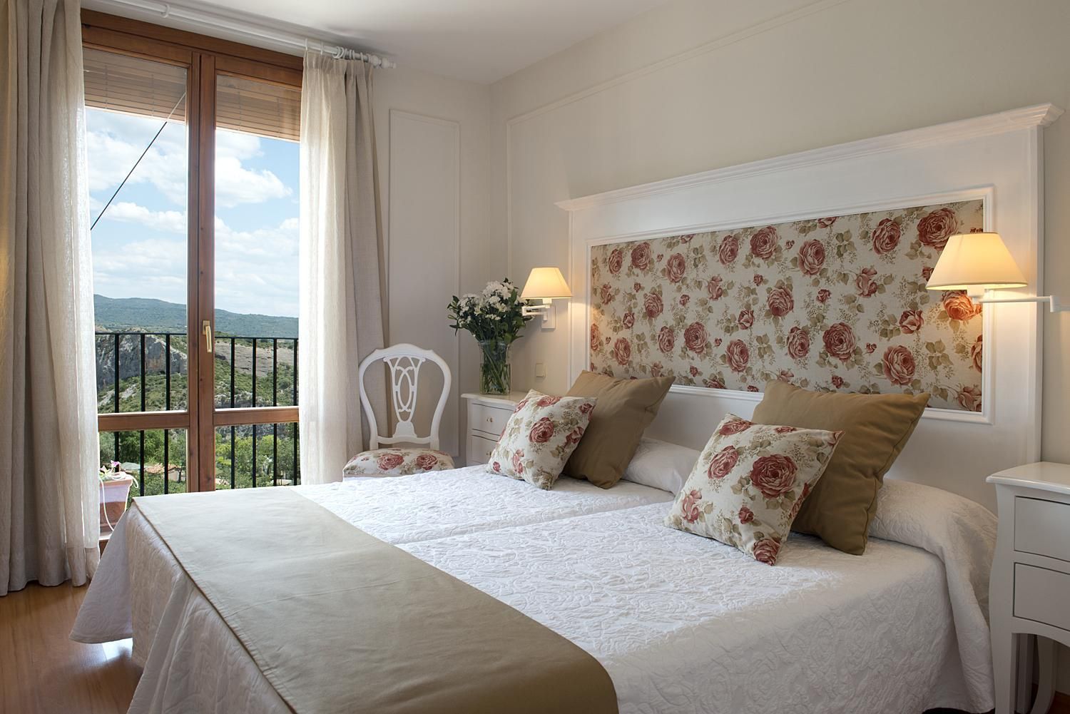 Double Room with Balcony and Castle View