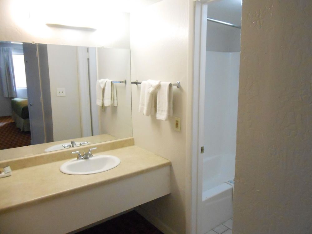 undefined Extend-a-Suites Phoenix 7