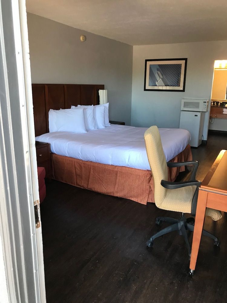undefined Extend-a-Suites Phoenix 2