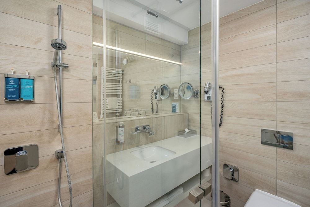 Ensana Thermal Margaret Island Premium Double Room with Wellness and Fitness Access 10