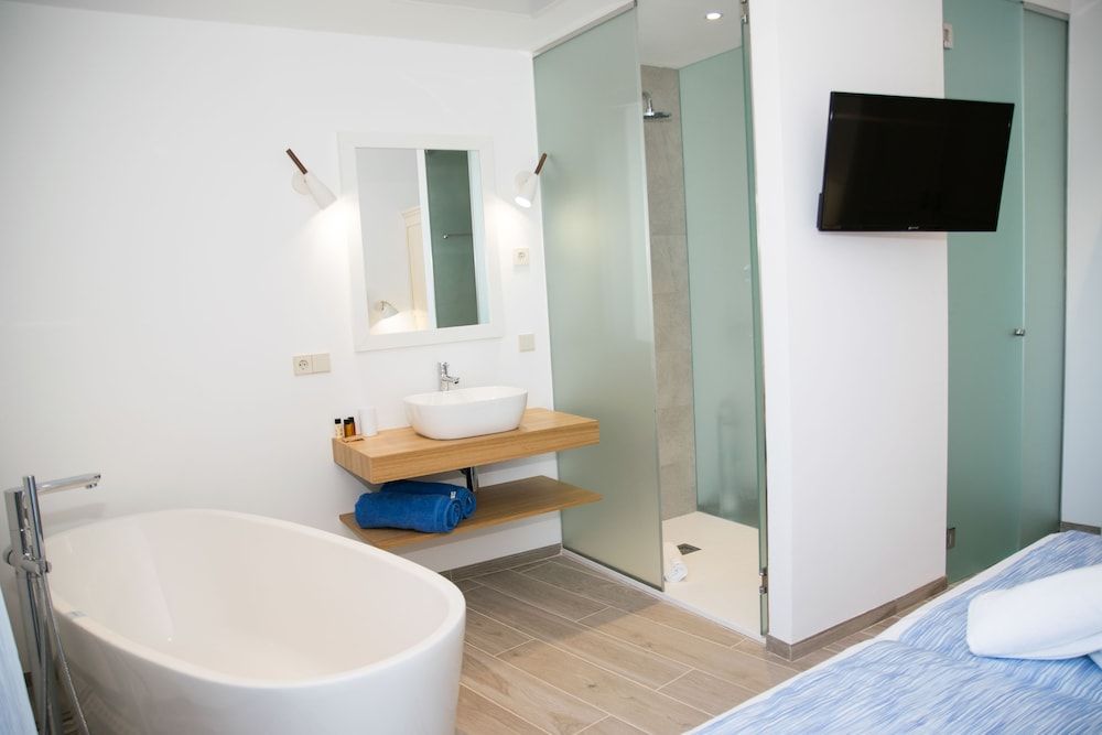 Petit Hotel Sant Miquel - Adults Only Deluxe Double Room 16