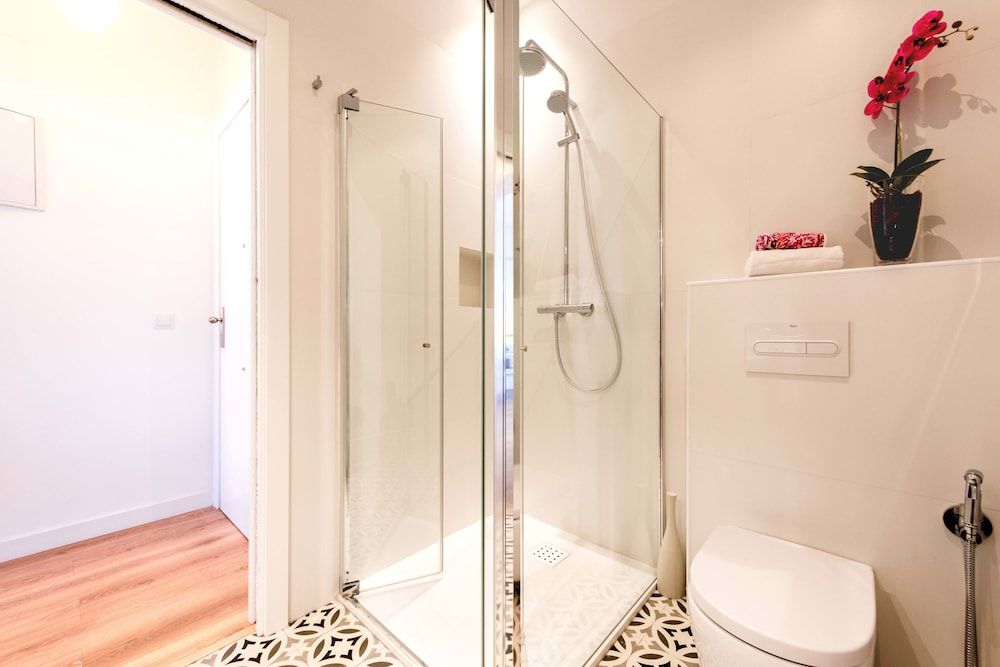 El Viso Smart II Deluxe Apartment, 3 Bedrooms, Accessible, Kitchen 11