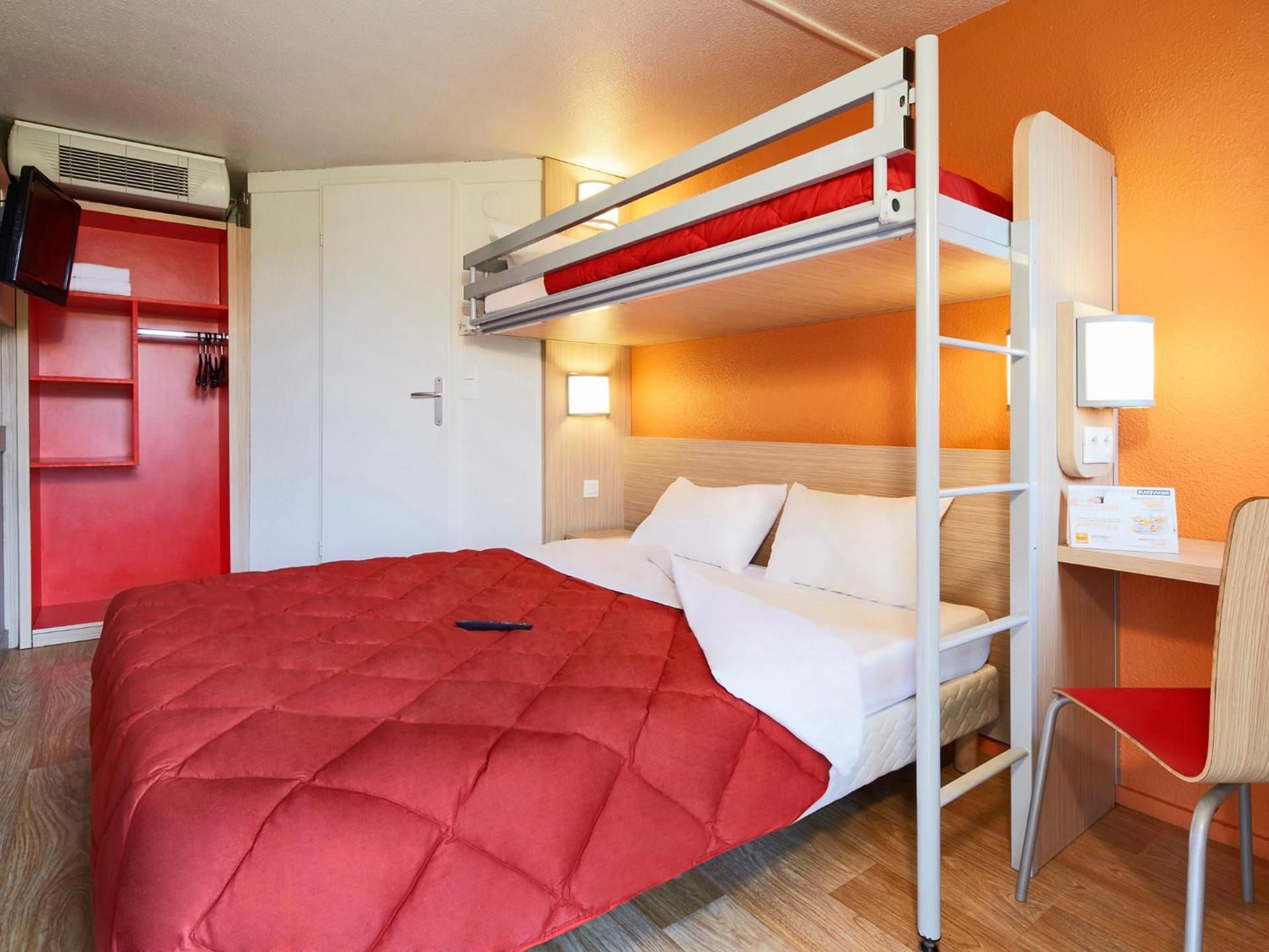 Triple Room (1 Double Bed + 1 Single Bed)