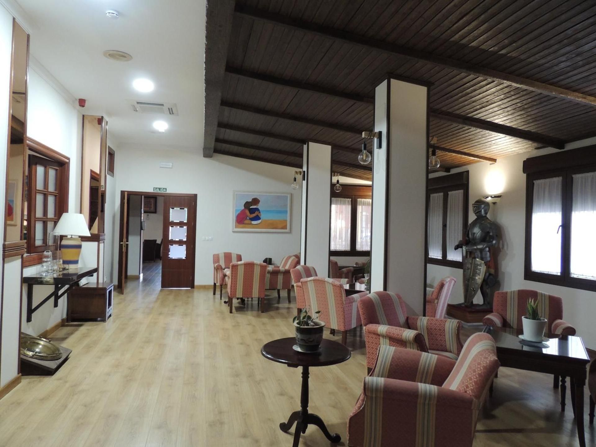 Shared lounge/TV area