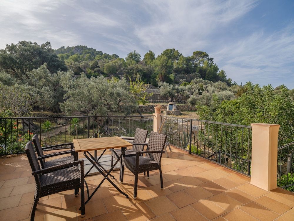 Traditional Apartment, Terrace