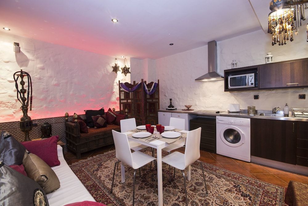 undefined Alaia Holidays Apartments & Suite Caballero de Gracia 6