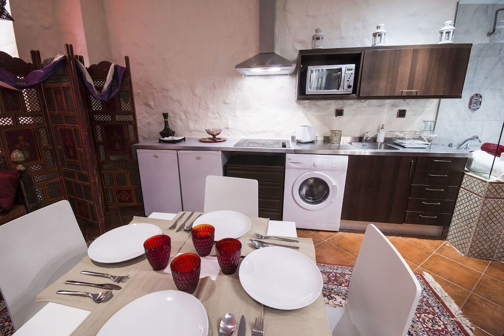 undefined Alaia Holidays Apartments & Suite Caballero de Gracia 7