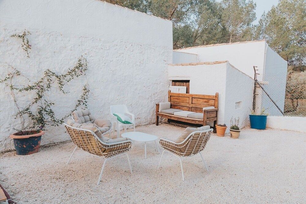 Traditional House, 6 Bedrooms, Private Pool, Garden Area