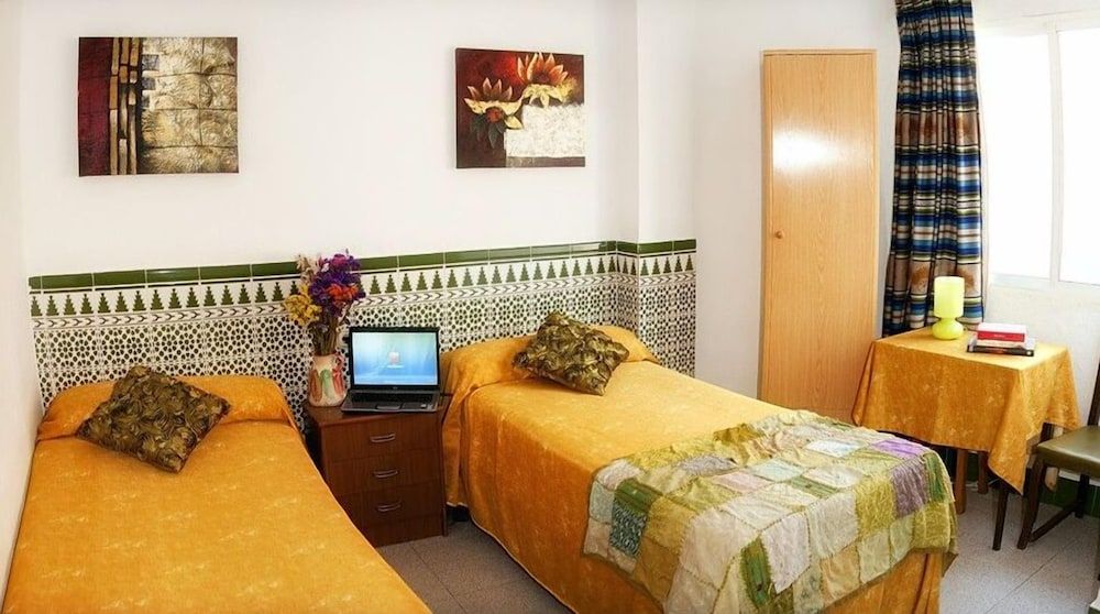 Hostal Estación Almeria Twin Room, 2 Twin Beds 2
