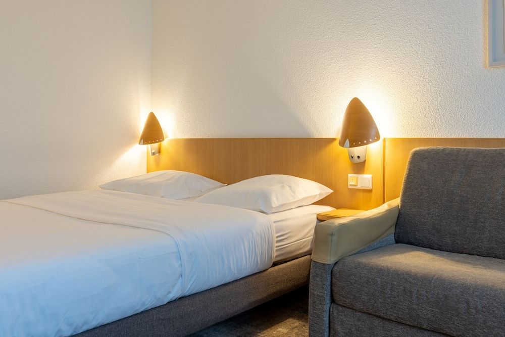 Novotel Düsseldorf City West Standard Room, 1 Queen Bed with Sofa bed 2