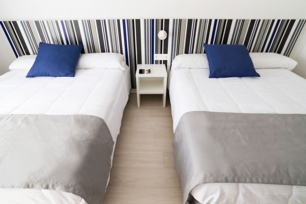 Standard Quadruple Room (2+2)