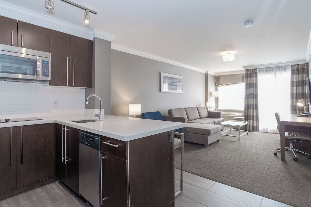 Sandman Hotel Edmonton West Grand Jacuzzi Suite, 1 King Bed, Sofa Bed, Kitchen, W/D, Balcony, View 5