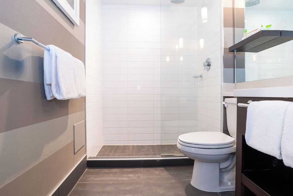 Sandman Hotel Edmonton West Grand Jacuzzi Suite, 1 King Bed, Sofa Bed, Kitchen, W/D, Balcony, View 3