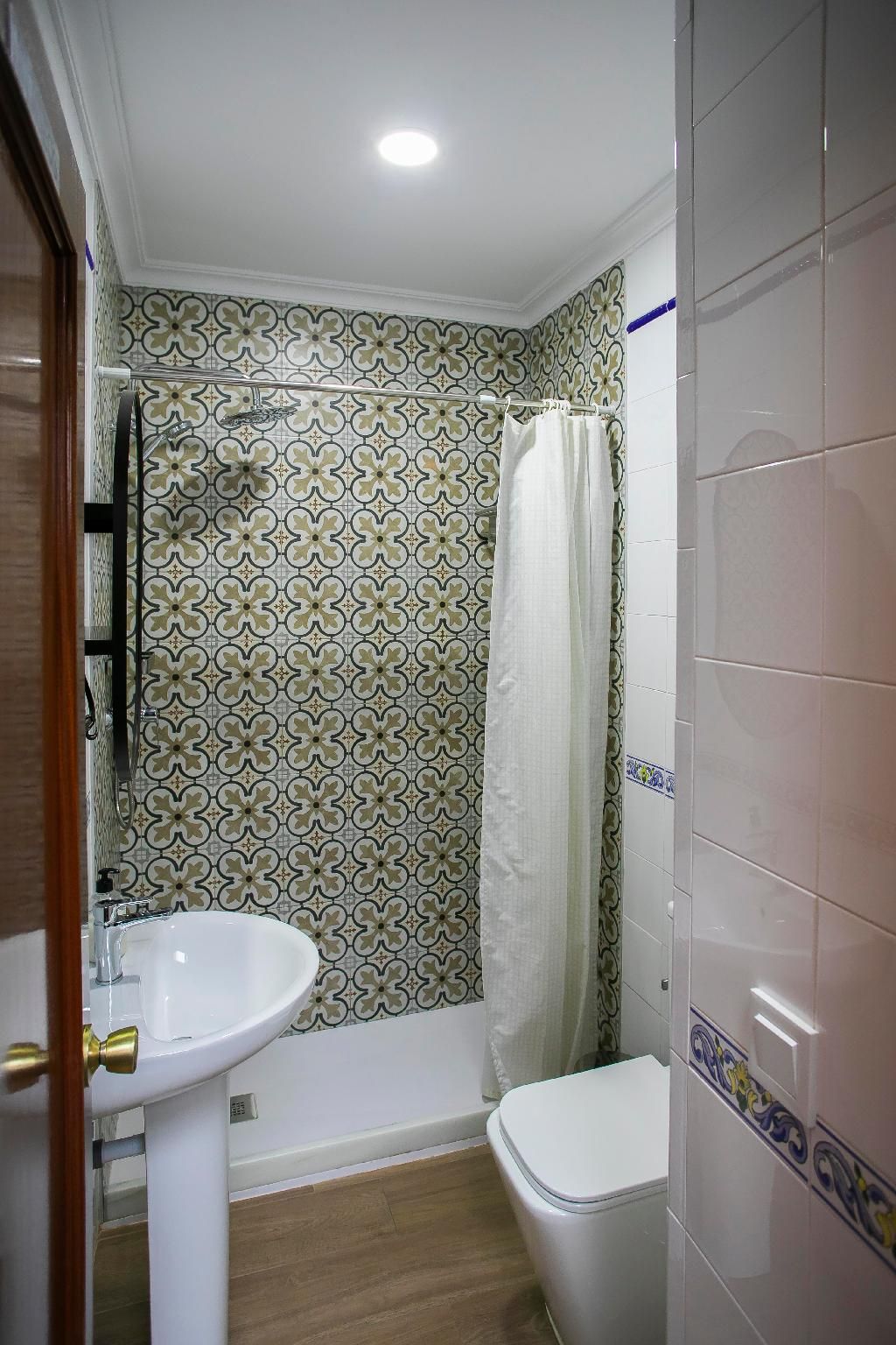 Single Room with Shared Bathroom