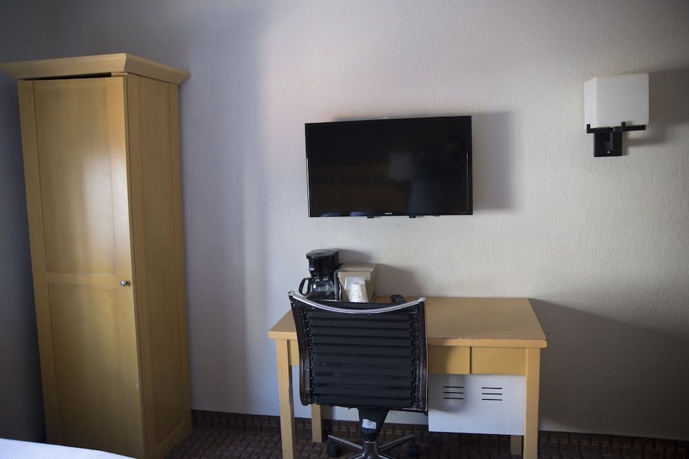 undefined Hudson River Hotel 7