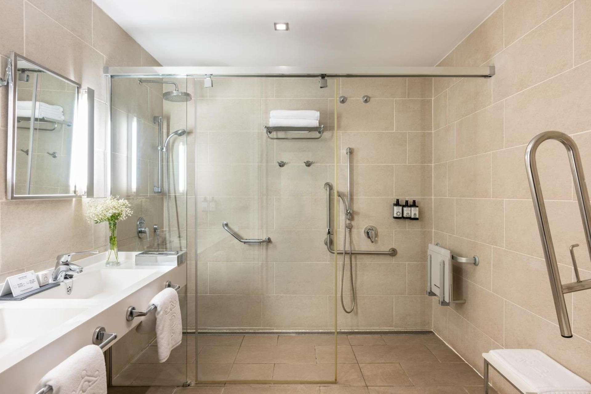 Twin Room with Shower