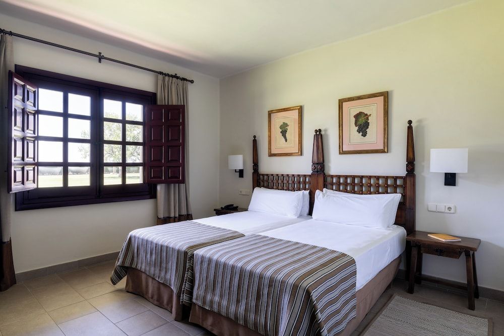 Parador de Albacete Habitacin estndar (cama extra nio) 2