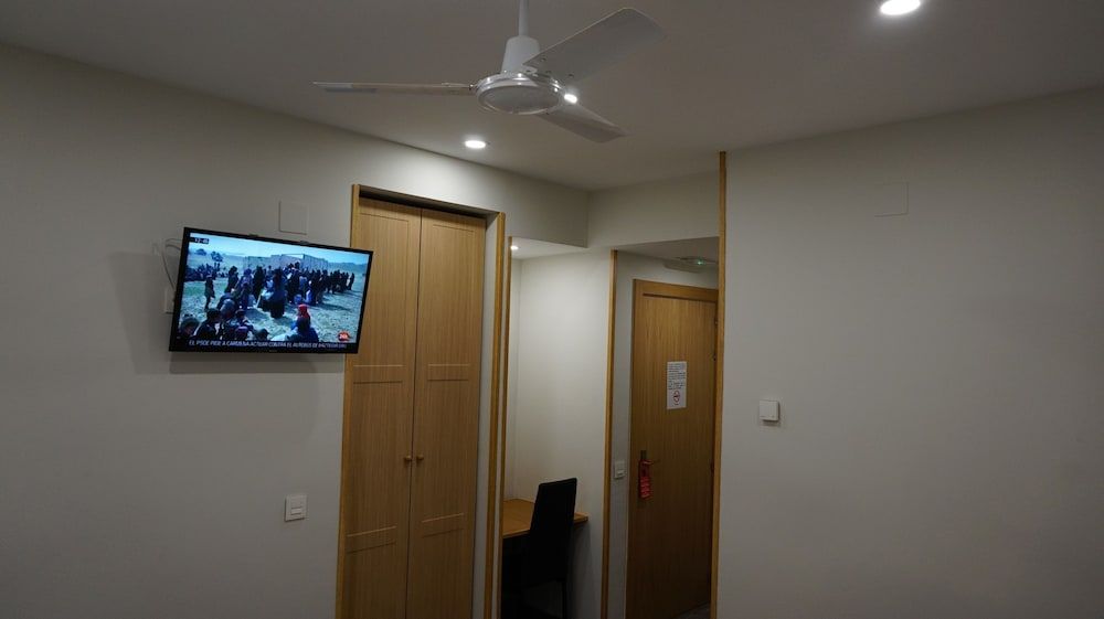 Pensión Calfred II Twin Room 5