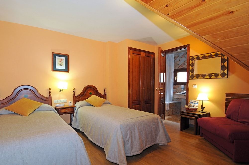 Hotel Eth Pomer Quadruple Room, Accessible 3