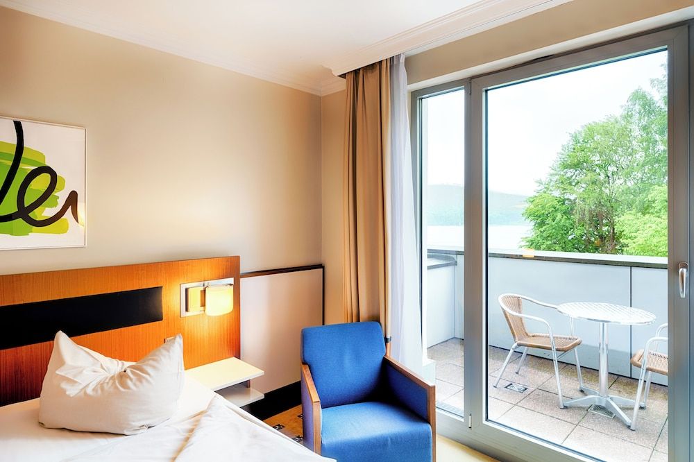 Deluxe Room, Balcony, Lake View