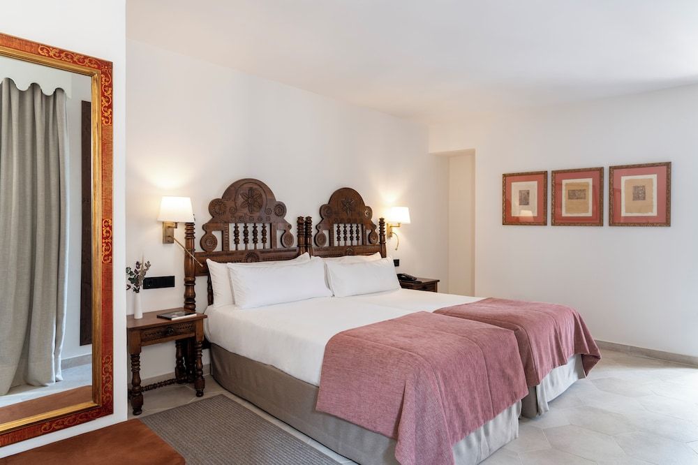 Parador de Ciudad Rodrigo Standard Twin Room (2 adults + 1 child)