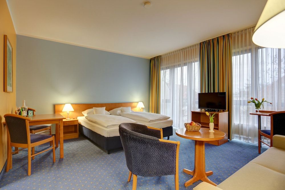 Centro Park Hotel Berlin Neukölln Standard Triple Room, Multiple Beds