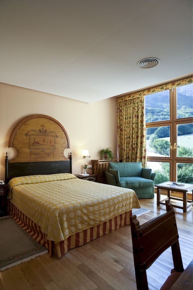 Standard Twin Room (3 Adults)