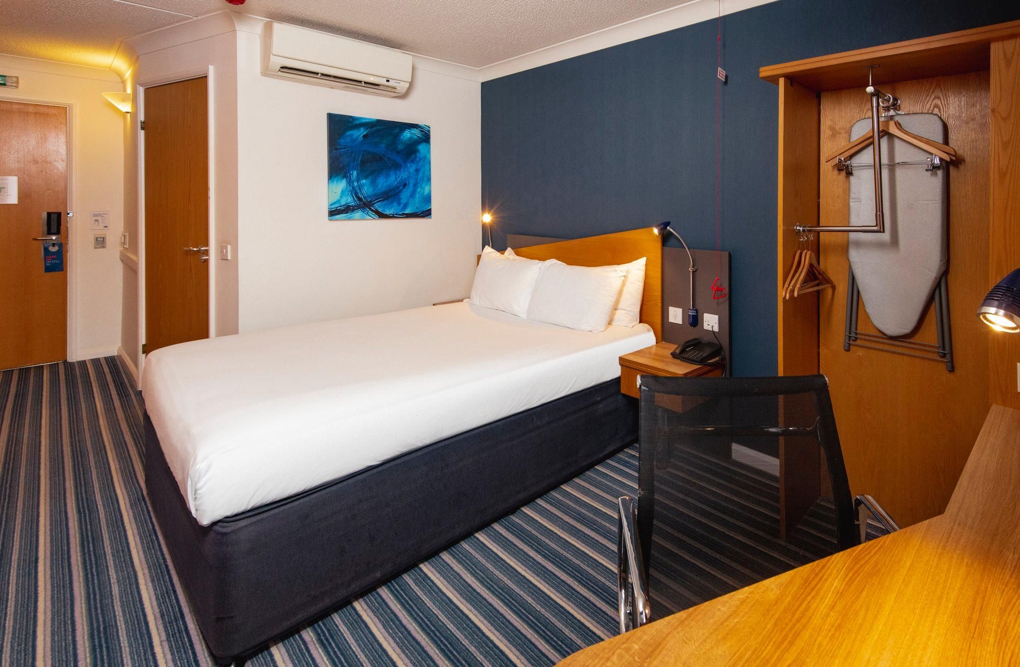 1 Double Accessible with Free Hot Breakfast